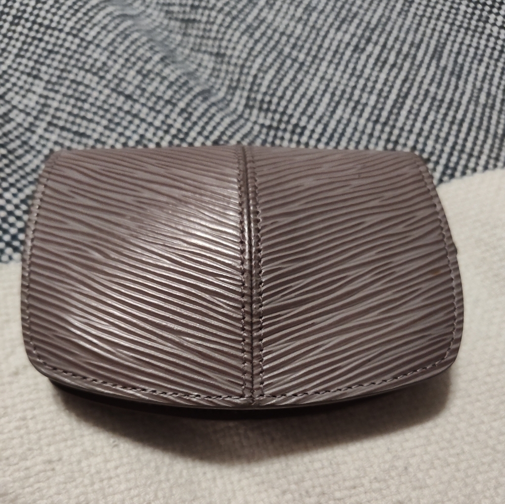LV Epi Coin Or Card Pouch